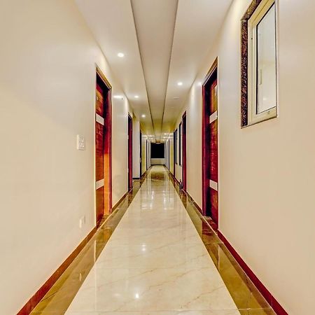 Collection O Hotel Aditya Palace Near Leisure Valley Park Ґурґаон Екстер'єр фото