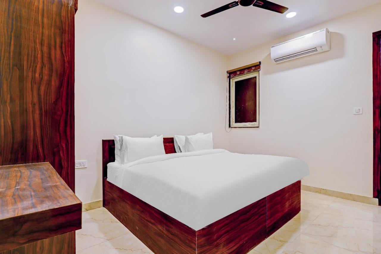 Collection O Hotel Aditya Palace Near Leisure Valley Park Ґурґаон Екстер'єр фото