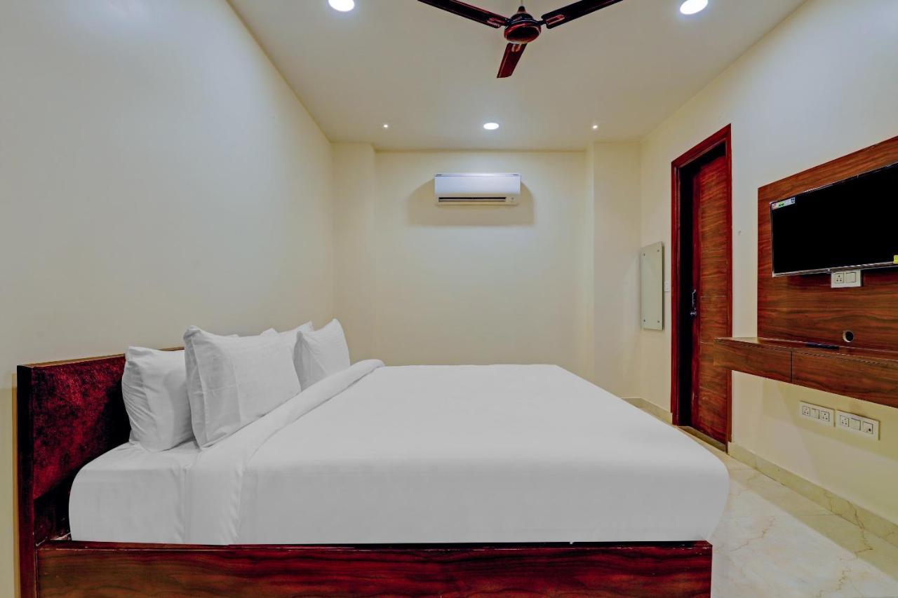 Collection O Hotel Aditya Palace Near Leisure Valley Park Ґурґаон Екстер'єр фото