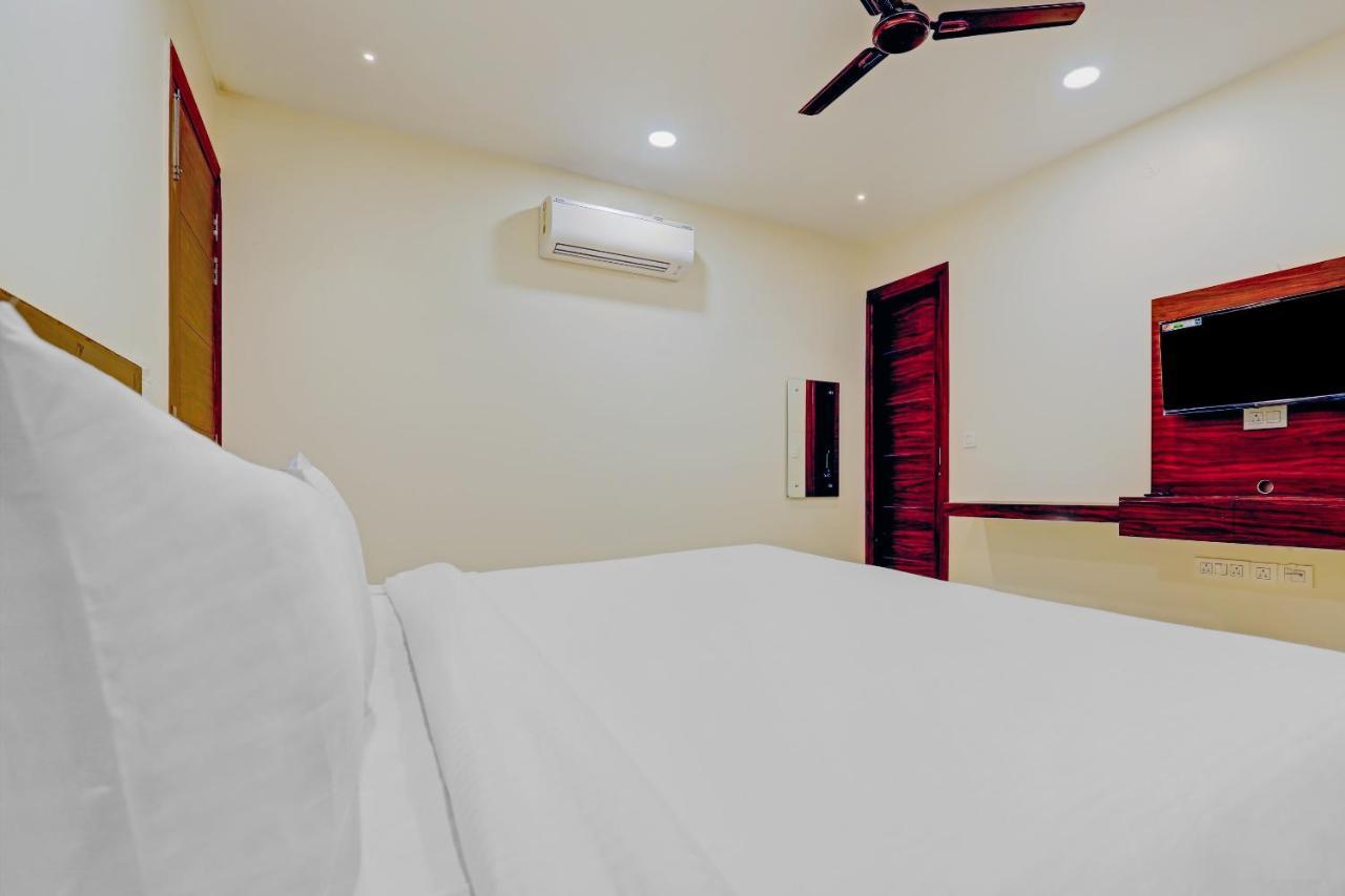 Collection O Hotel Aditya Palace Near Leisure Valley Park Ґурґаон Екстер'єр фото