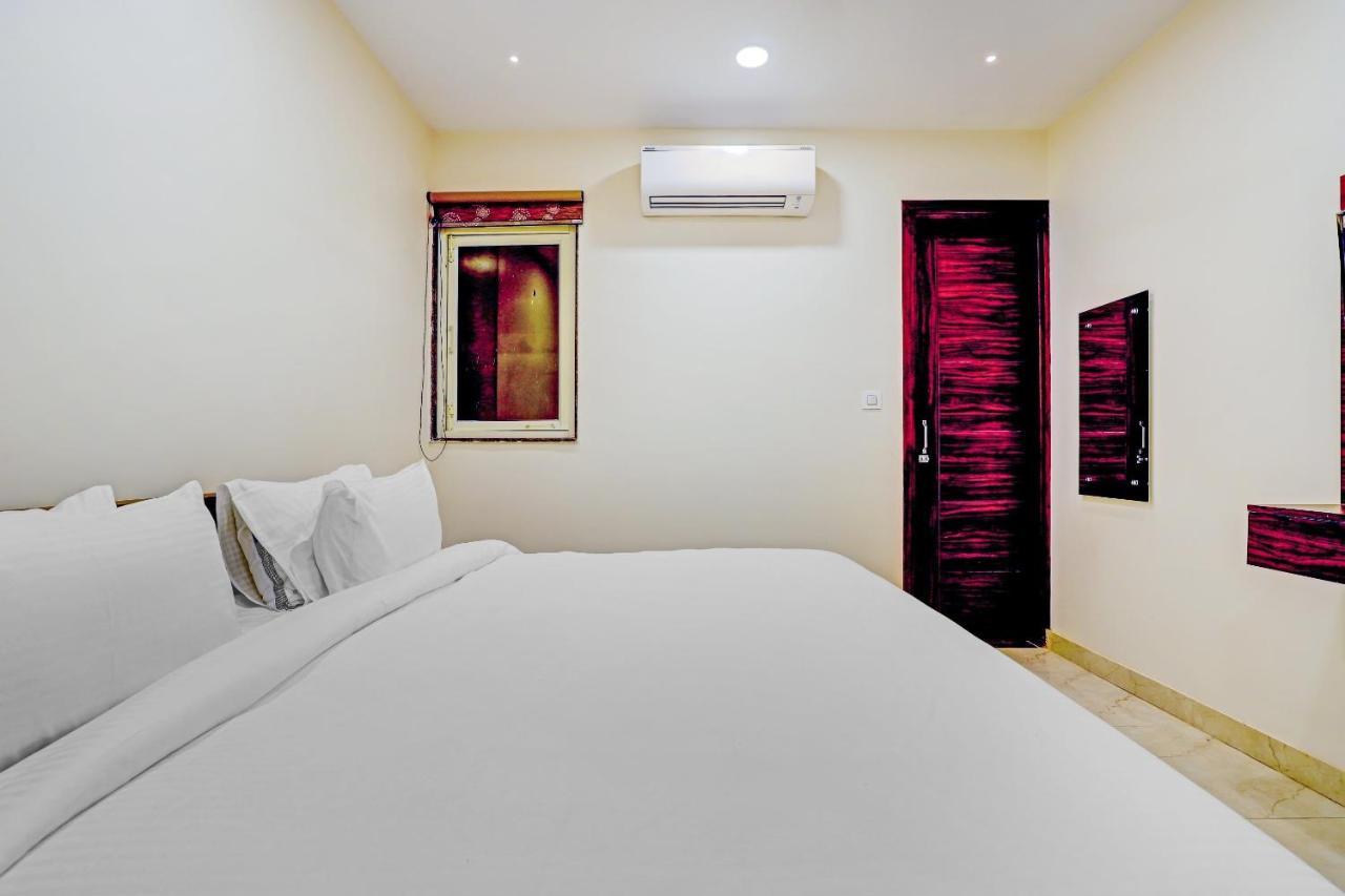 Collection O Hotel Aditya Palace Near Leisure Valley Park Ґурґаон Екстер'єр фото