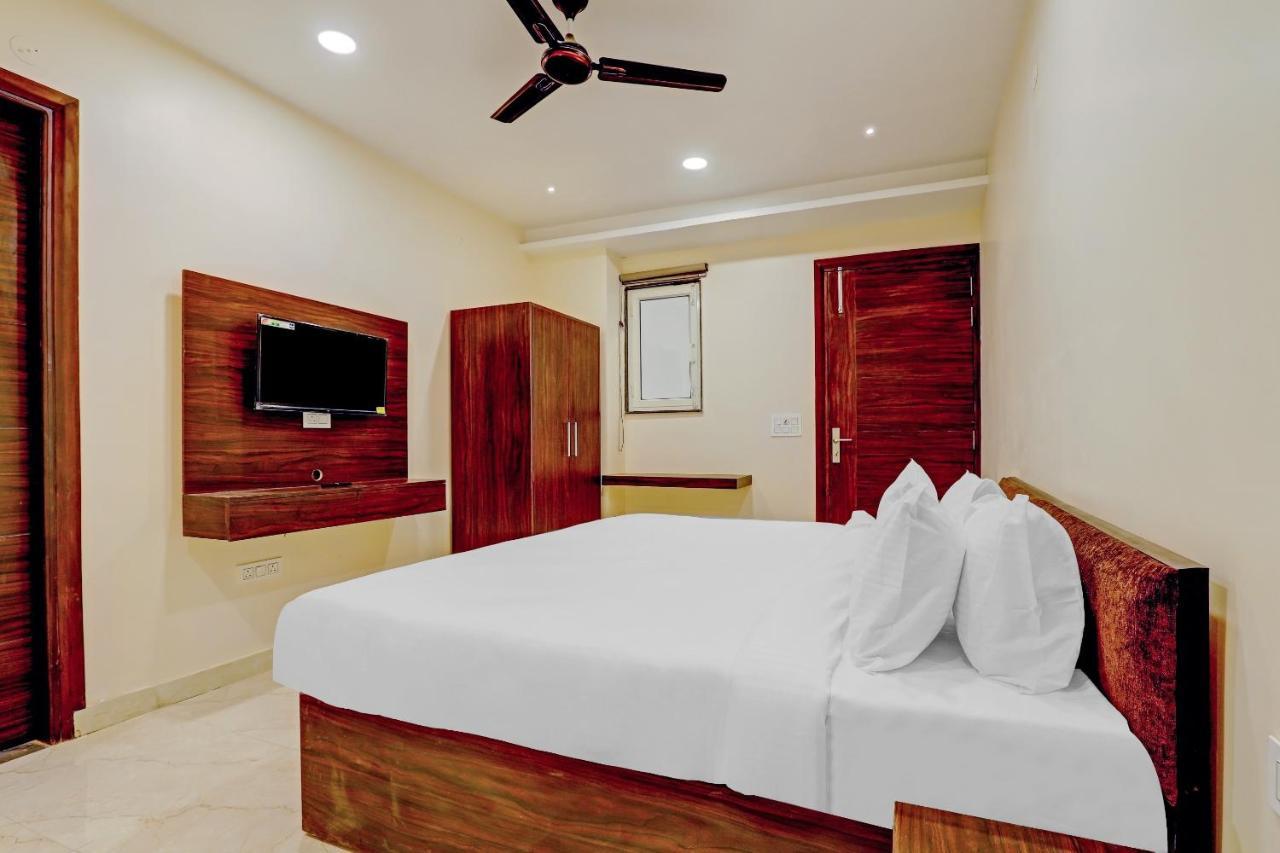 Collection O Hotel Aditya Palace Near Leisure Valley Park Ґурґаон Екстер'єр фото