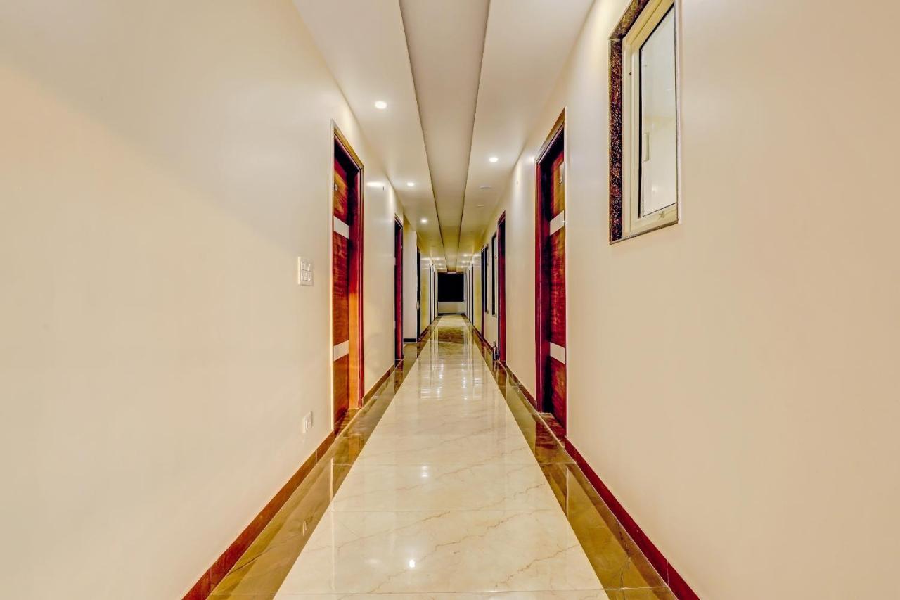 Collection O Hotel Aditya Palace Near Leisure Valley Park Ґурґаон Екстер'єр фото
