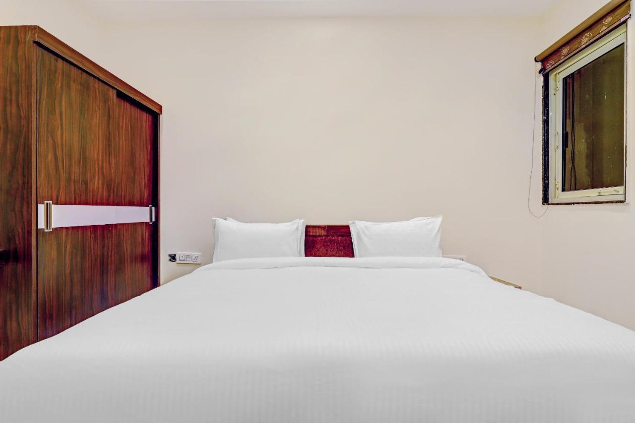 Collection O Hotel Aditya Palace Near Leisure Valley Park Ґурґаон Екстер'єр фото
