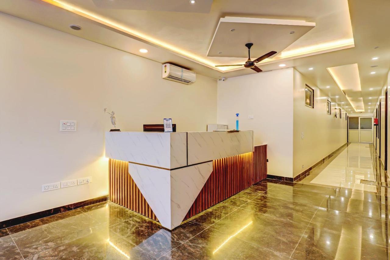 Collection O Hotel Aditya Palace Near Leisure Valley Park Ґурґаон Екстер'єр фото